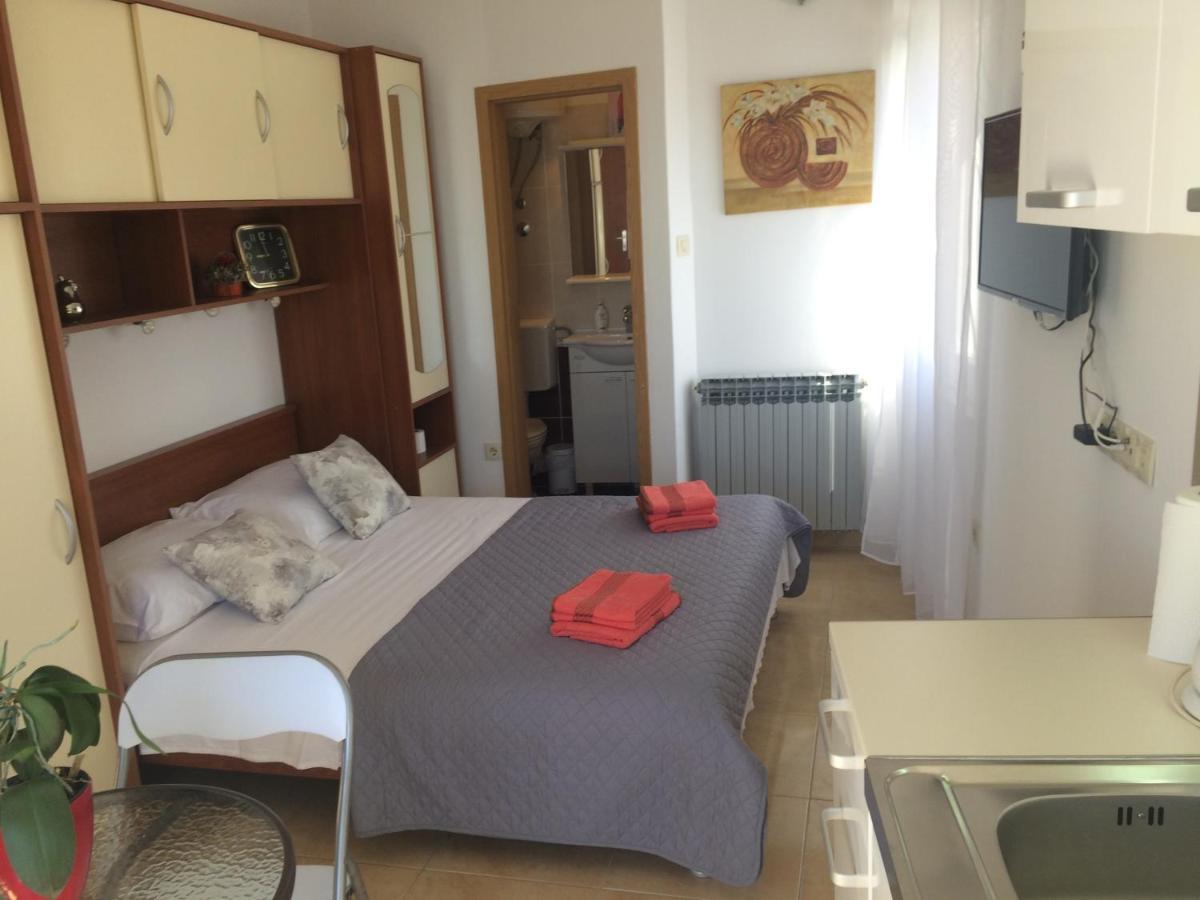 Studio Apartment Mala Plaza Kaštela المظهر الخارجي الصورة